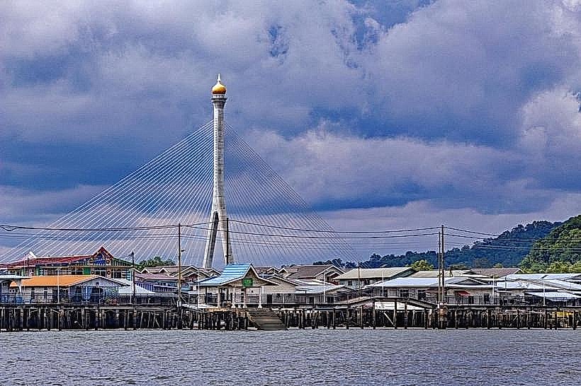 Raja Isteri Pengiran Anak Saleha Bridge