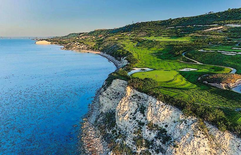 Thracian Cliffs