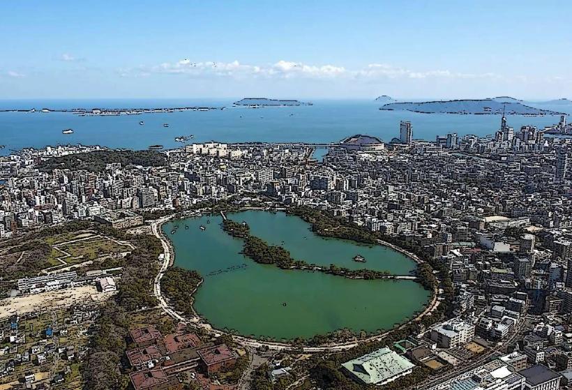 езерото Охари 大濠公園 ōhori kōen е красив и експанзивен обществен