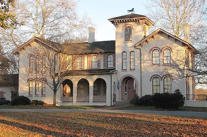 Governor Ross Mansion and Plantation