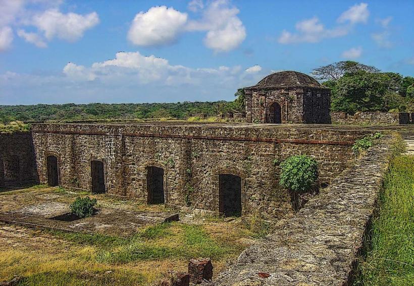 Форт Сан Лоренцо Fuerte San Lorenzo е историческа военна крепост