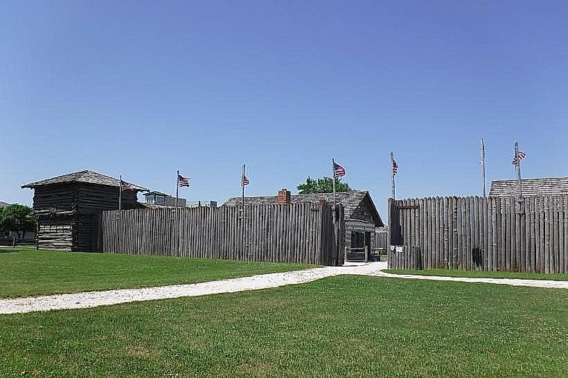 Fort Museum & Frontier Village