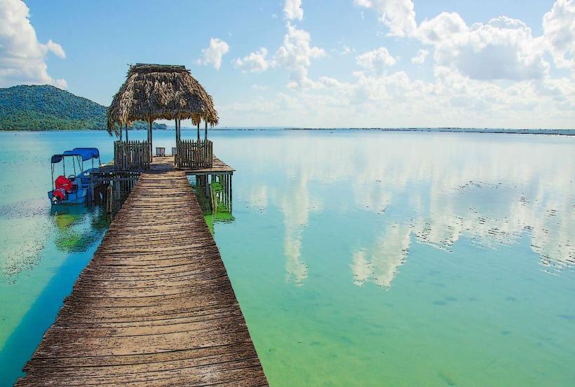 Lake Petén Itzá