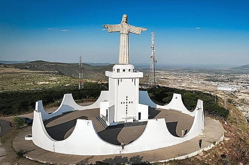 Cristo Rei de Lubango (Christ the King Statue)