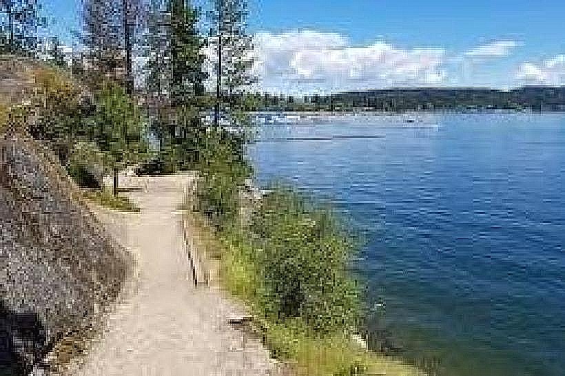 Tubbs Hill Nature Trails