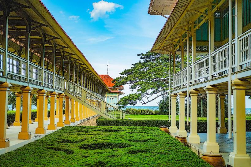 Maruekhathaiyawan Palace