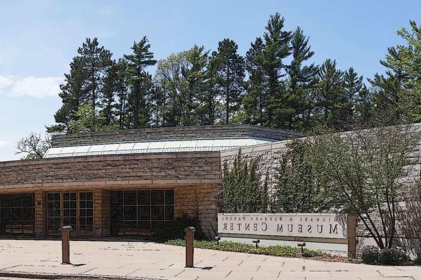 Dennos Museum Center
