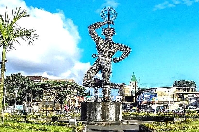 La Nouvelle Liberté Sculpture