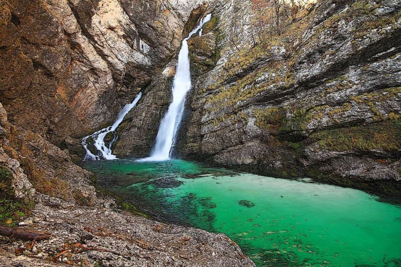 Водопад Савица