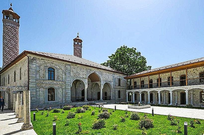 Ashaghi Govhar Agha Mosque
