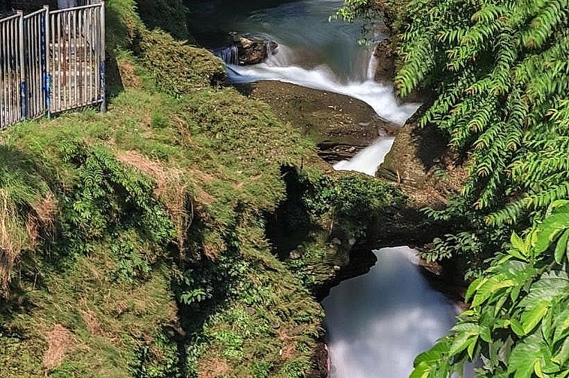 Davis Falls (Patale Chhango)