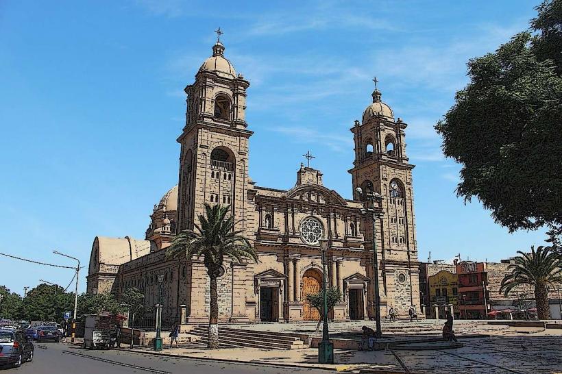 катедралата на Tacna е една от най емблематичните забележителности в