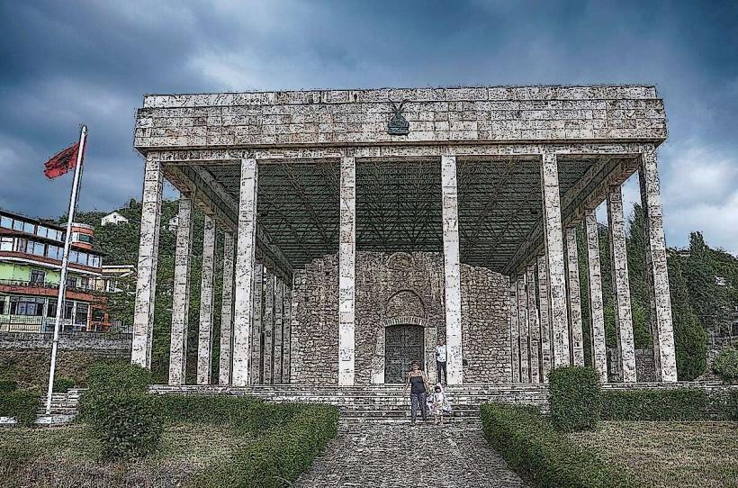 Мемориал на Скендербег