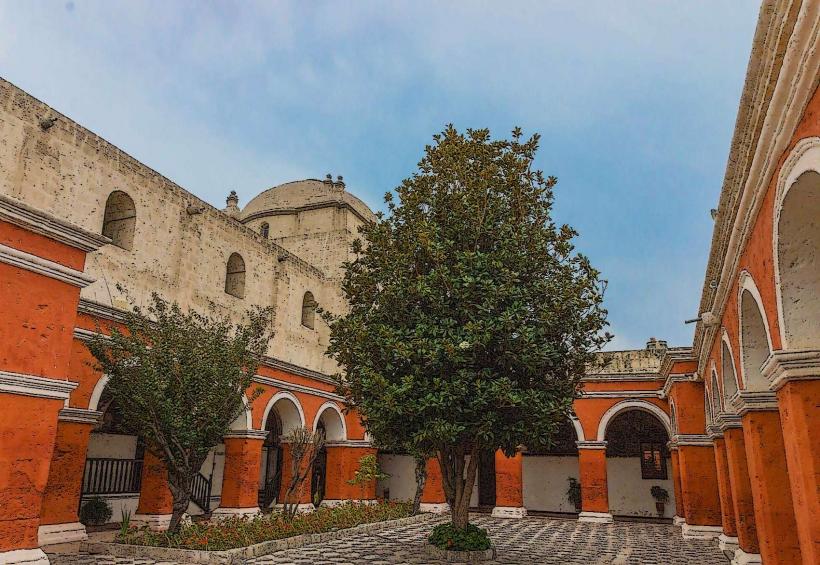 манастирът Санта Каталина Monasterio de Santa Catalina е една от