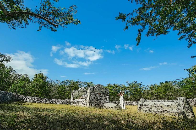 Rolle Town Tombs