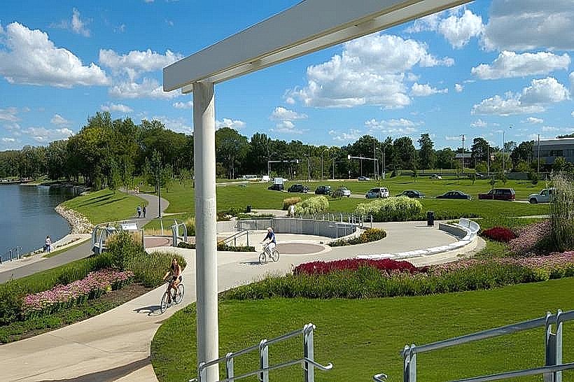 Gray’s Lake Park
