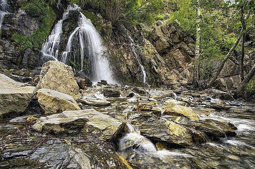 Kings Canyon Waterfall