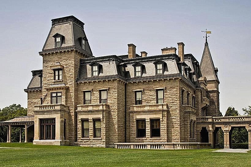 Chateau-sur-Mer