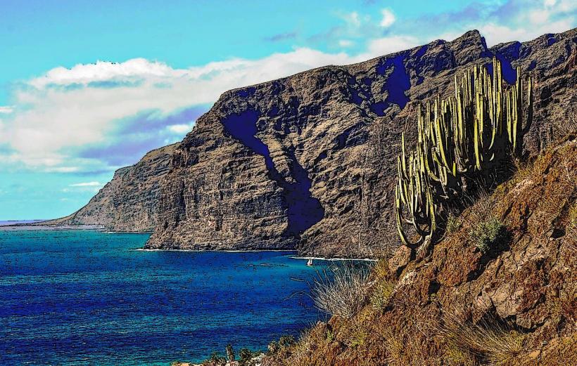 Los Gigantes Cliffs