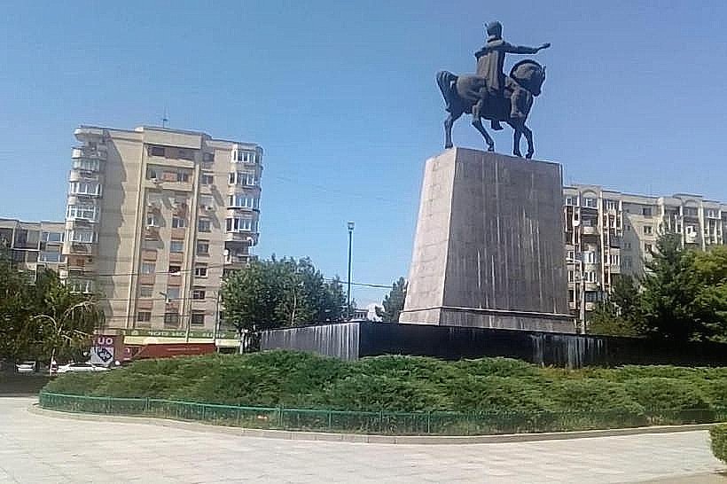 Mihai Viteazul Square