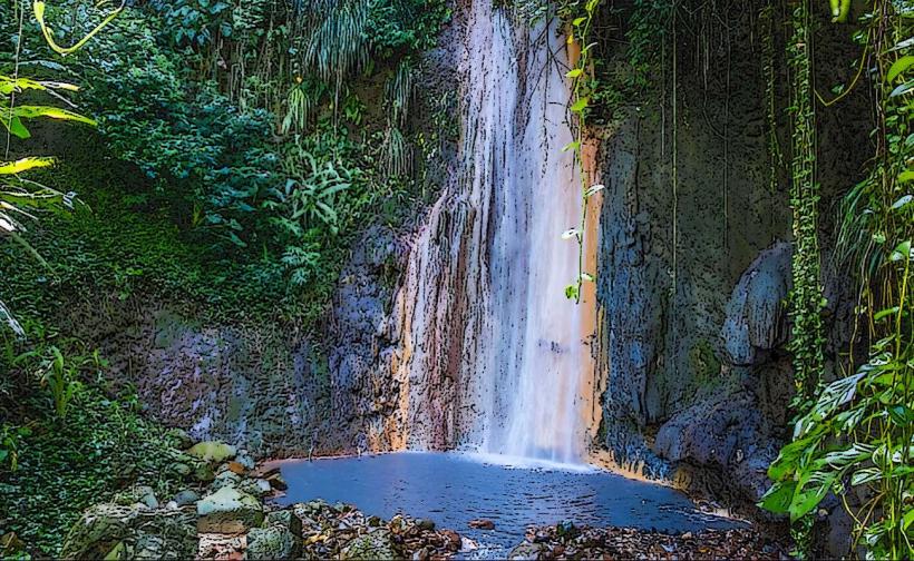 Piton Falls е красива и спокойна природна атракция разположена в