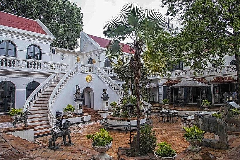 Baber Mahal Revisited