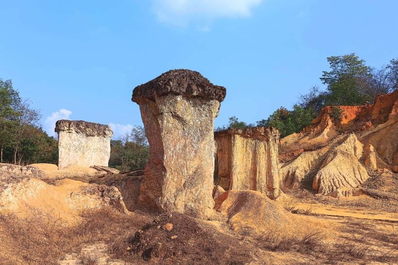 Лесной парк Phae Mueang Phi