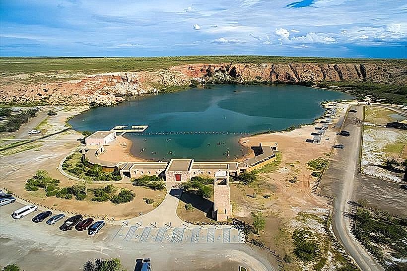 Bottomless Lakes State Park