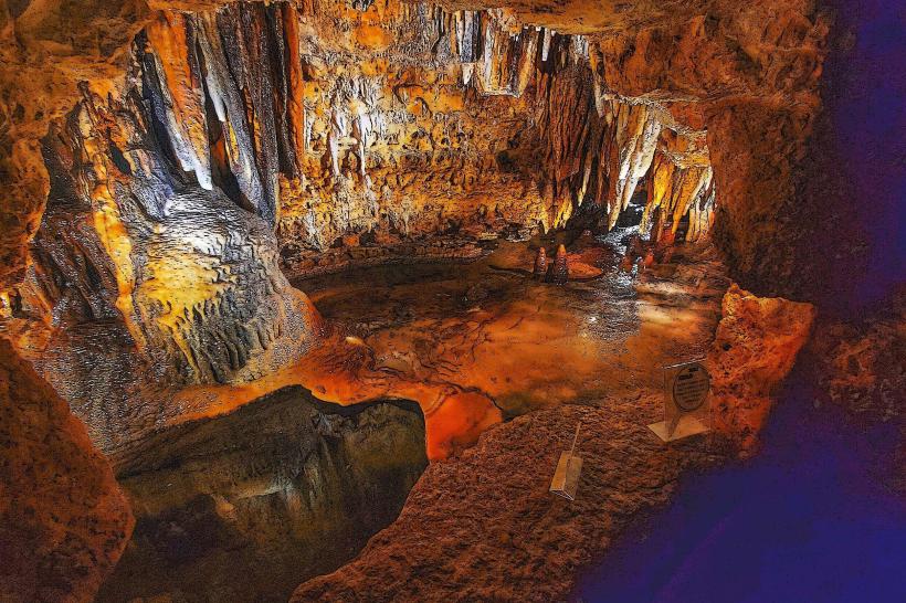 Cave of the Mounds