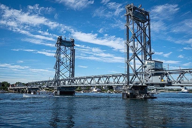 Memorial Bridge