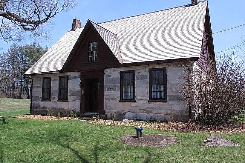 Robert Frost Stone House Museum