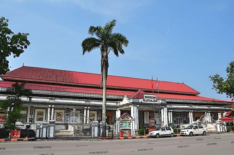 Kelantan State Museum Muzium Negeri Kelantan е известна културна институция