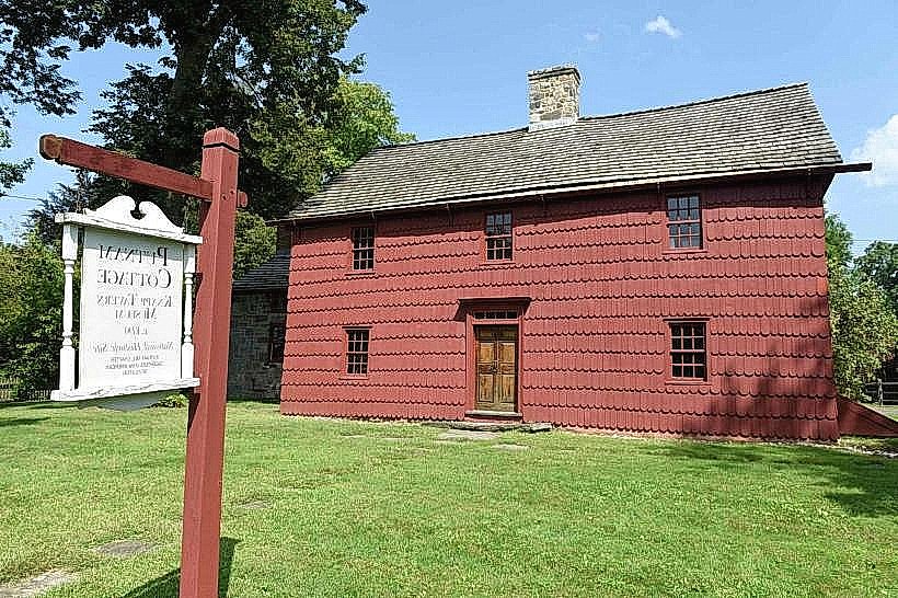 Putnam Cottage (Knapp Tavern)