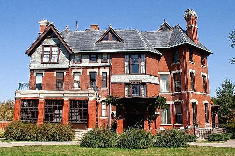 Brucemore Mansion