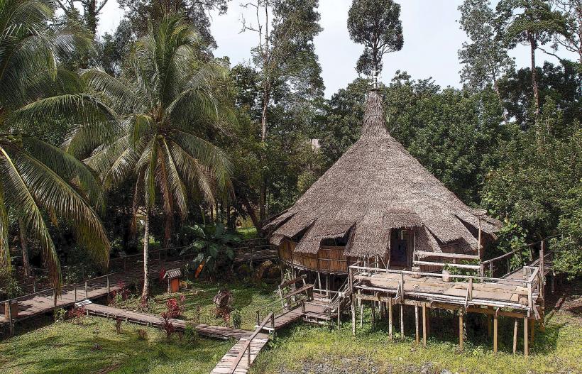 Sarawak Cultural Village е музей на открито разположен в Santubong