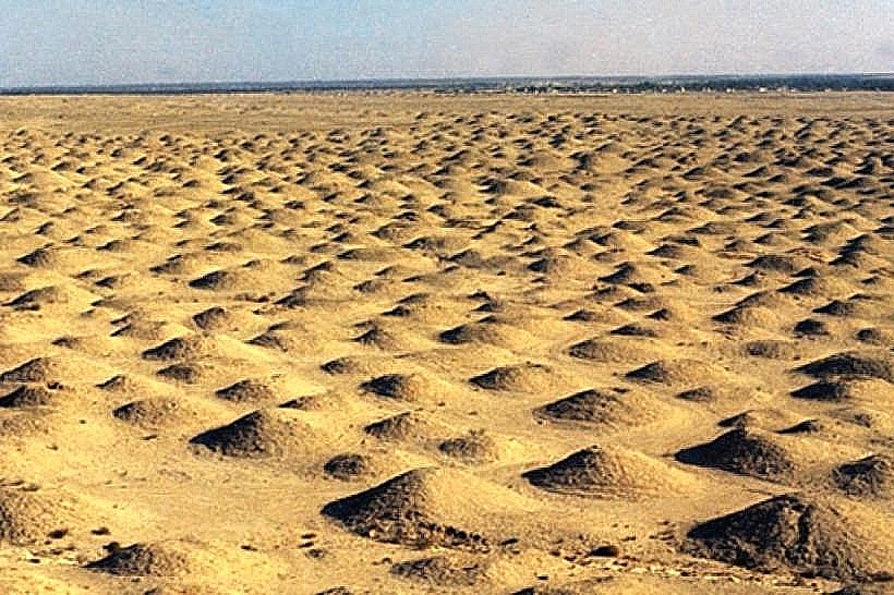 Dilmun Burial Mounds