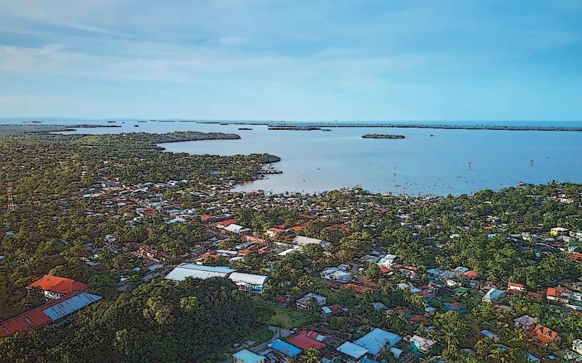 Bluefields Bay е голям залив разположен на Карибския бряг от