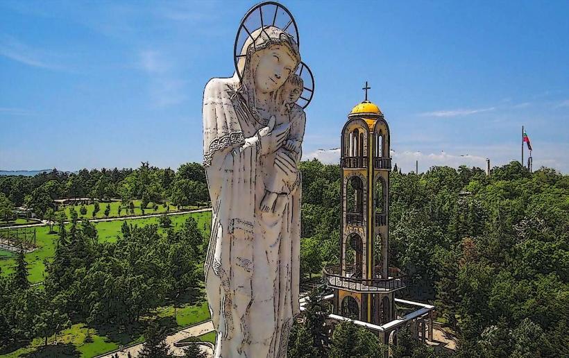 Паметник на Света Богородица