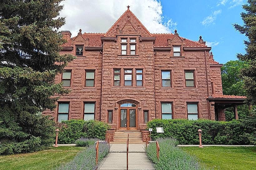 Moss Mansion Museum