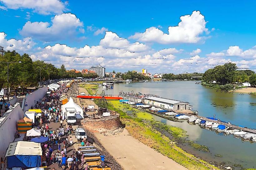 Крайбрежната алея на река Тиса