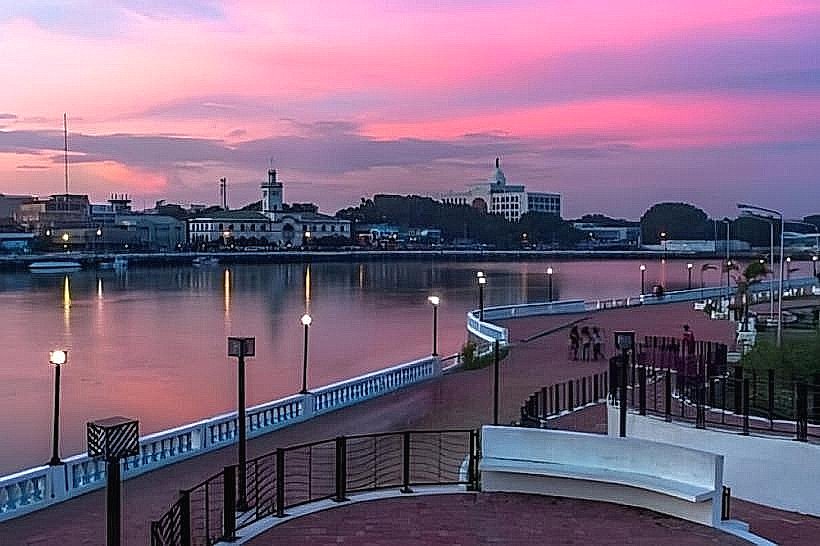 Iloilo River Esplanade