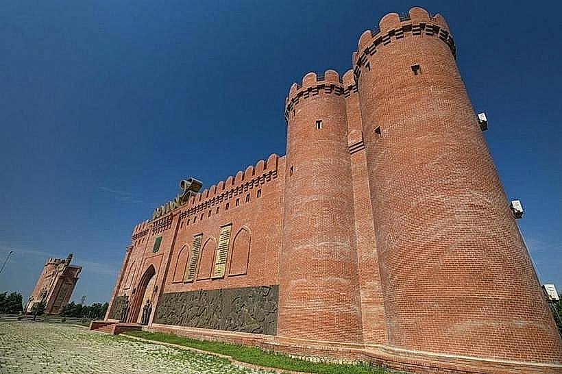 Ganja Fortress Gates