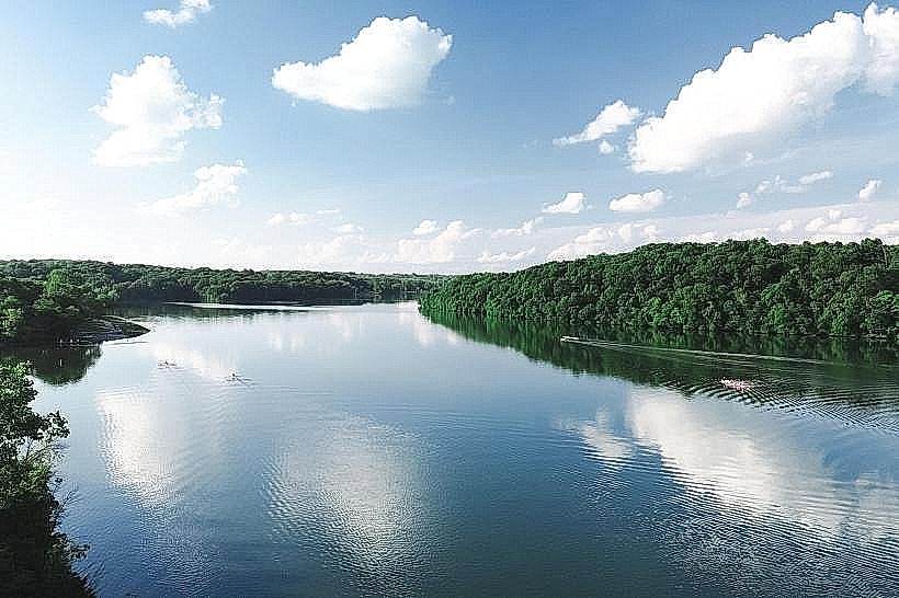 Wyandotte County Lake