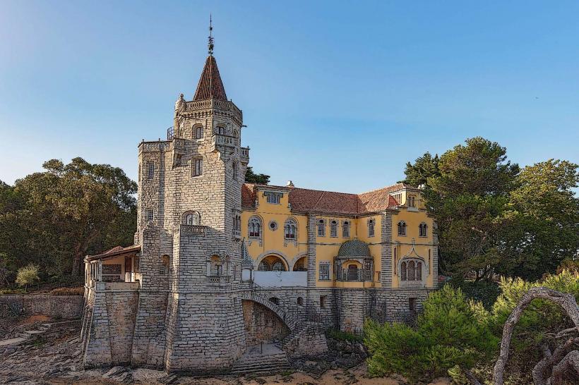 Museu Condes de Castro Guimarães