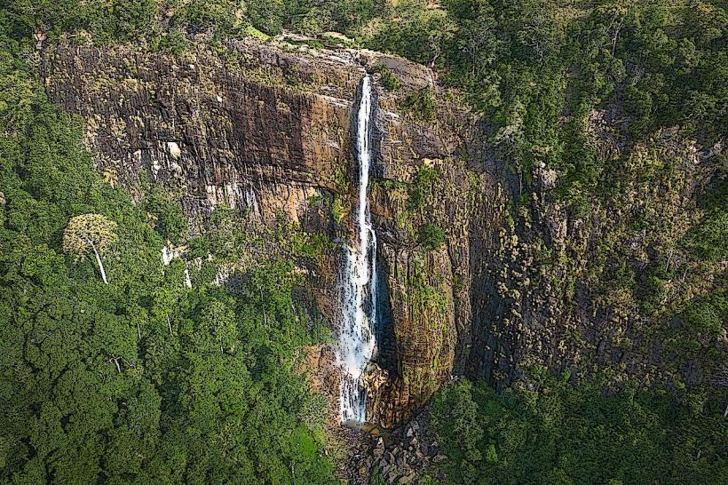 Diyaluma Falls