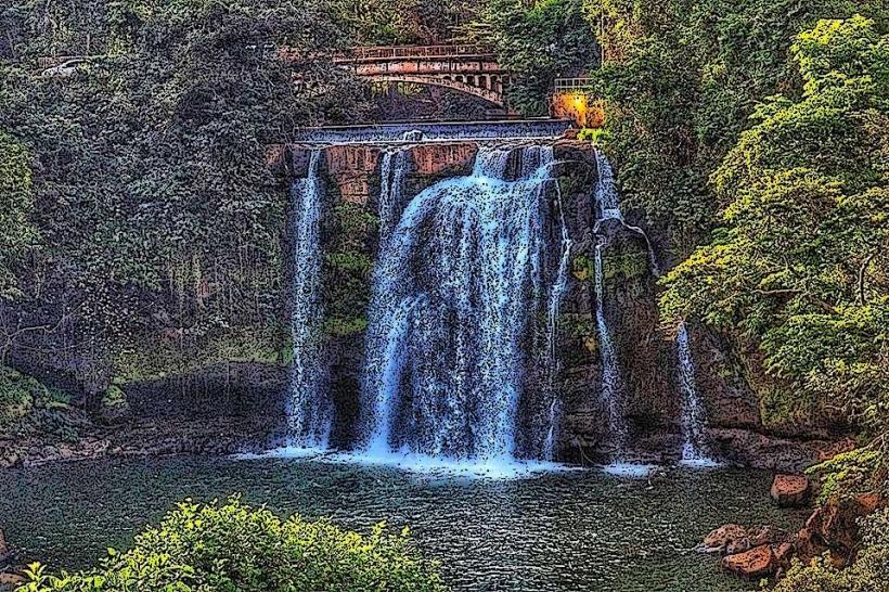 Chania Falls е друг поразителен водопад разположен в Тика окръг