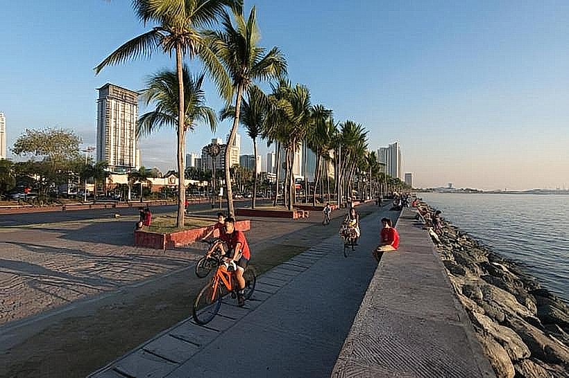 Manila Baywalk